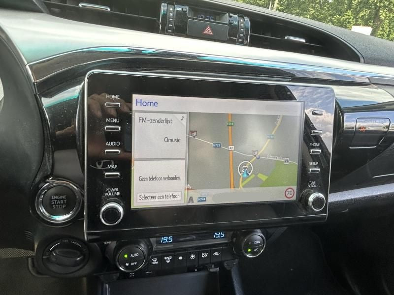 TOYOTA Hilux Lounge 2.8L DIESEL 4X4