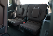 Charger l'image dans la galerie, Toyota Prado 7 Places