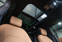 Charger l'image dans la galerie, Land Rover Defender V8 110 P425 X-Dynamic VIP