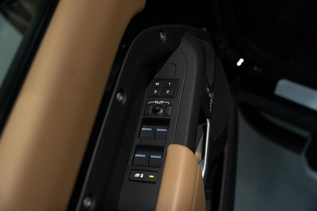 Land Rover Defender V8 110 P425 X-Dynamic VIP