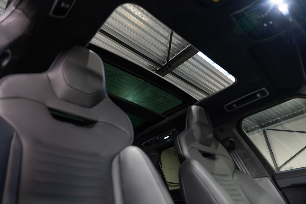 Range Rover Sport SV CARBON P635 V8