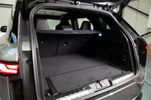 Charger l'image dans la galerie, Range Rover Sport SV CARBON P635 V8