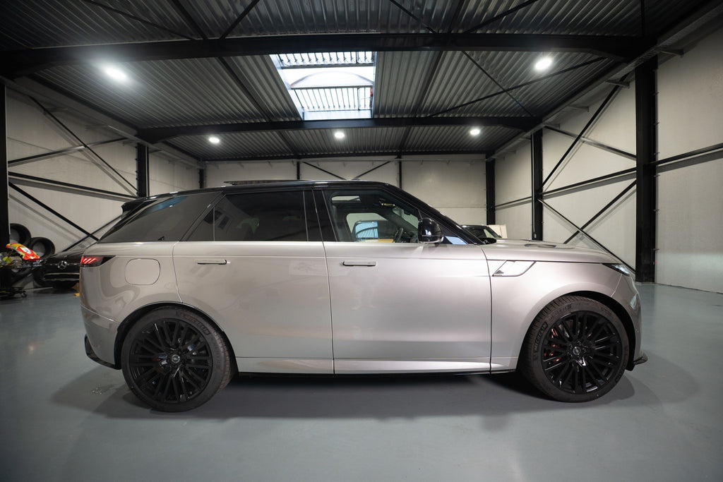 Range Rover Sport SV CARBON P635 V8