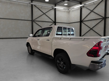 Hilux SR5 DC A/T