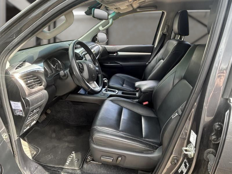 TOYOTA Hilux Lounge 2.8L DIESEL 4X4