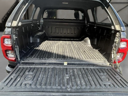 TOYOTA Hilux Lounge 2.8L DIESEL 4X4