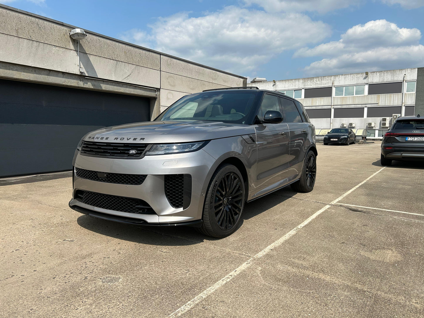 Range Rover Sport SV CARBON P635 V8