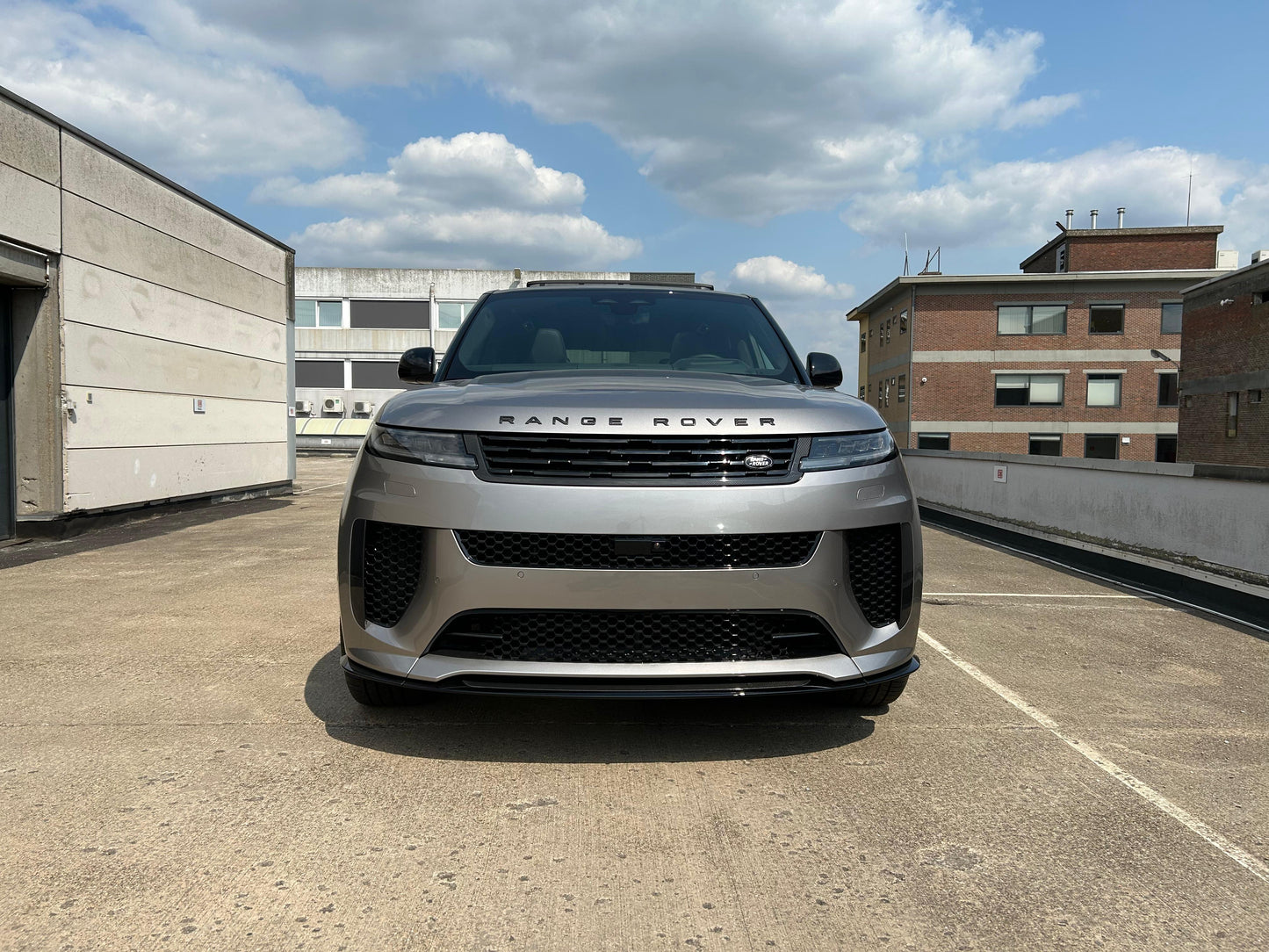 Range Rover Sport SV CARBON P635 V8