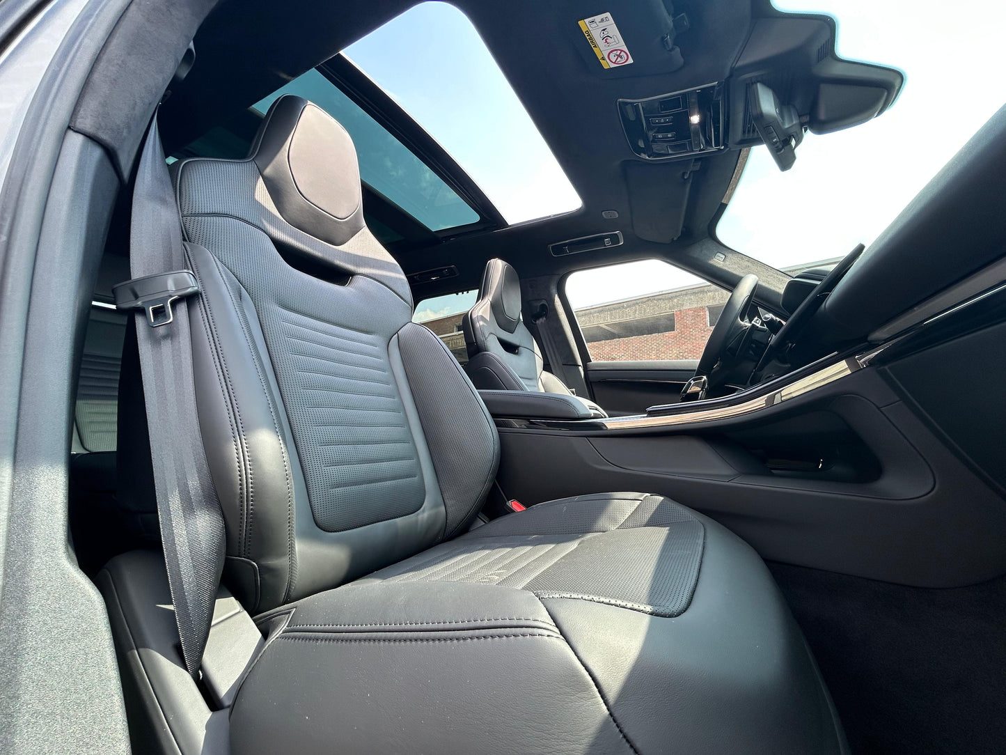 Range Rover Sport SV CARBON P635 V8