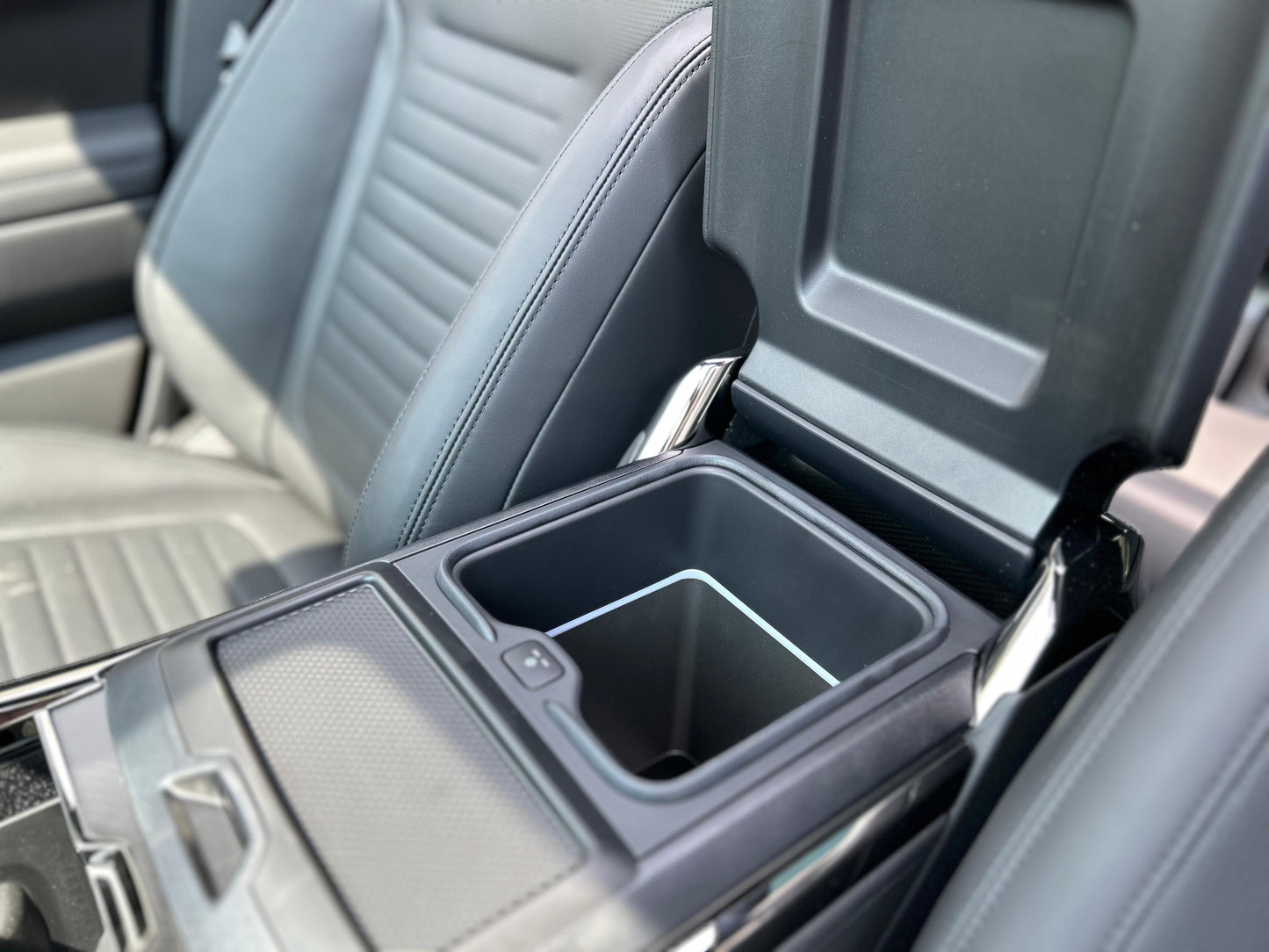 Range Rover Sport SV CARBON P635 V8