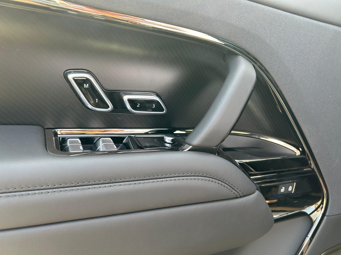 Range Rover Sport SV CARBON P635 V8