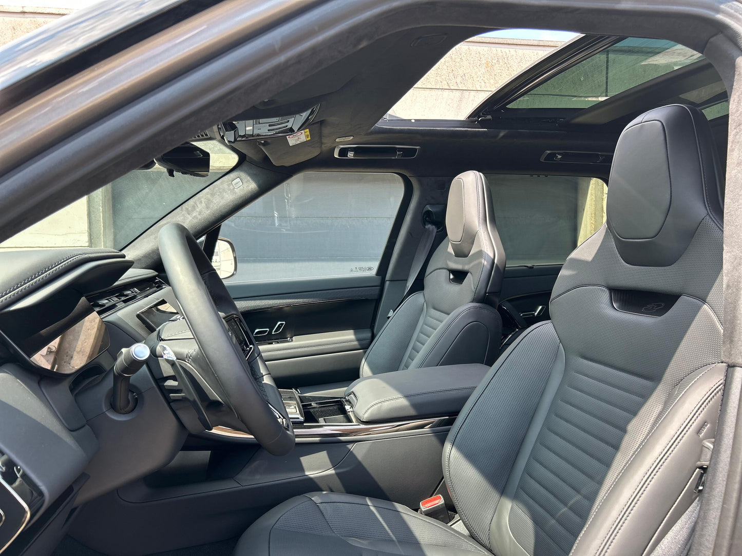 Range Rover Sport SV CARBON P635 V8