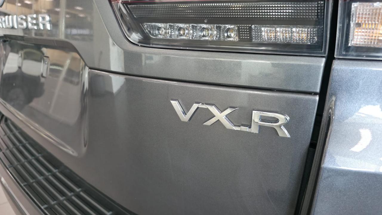 Toyota LC300 VX.R Twin Turbo