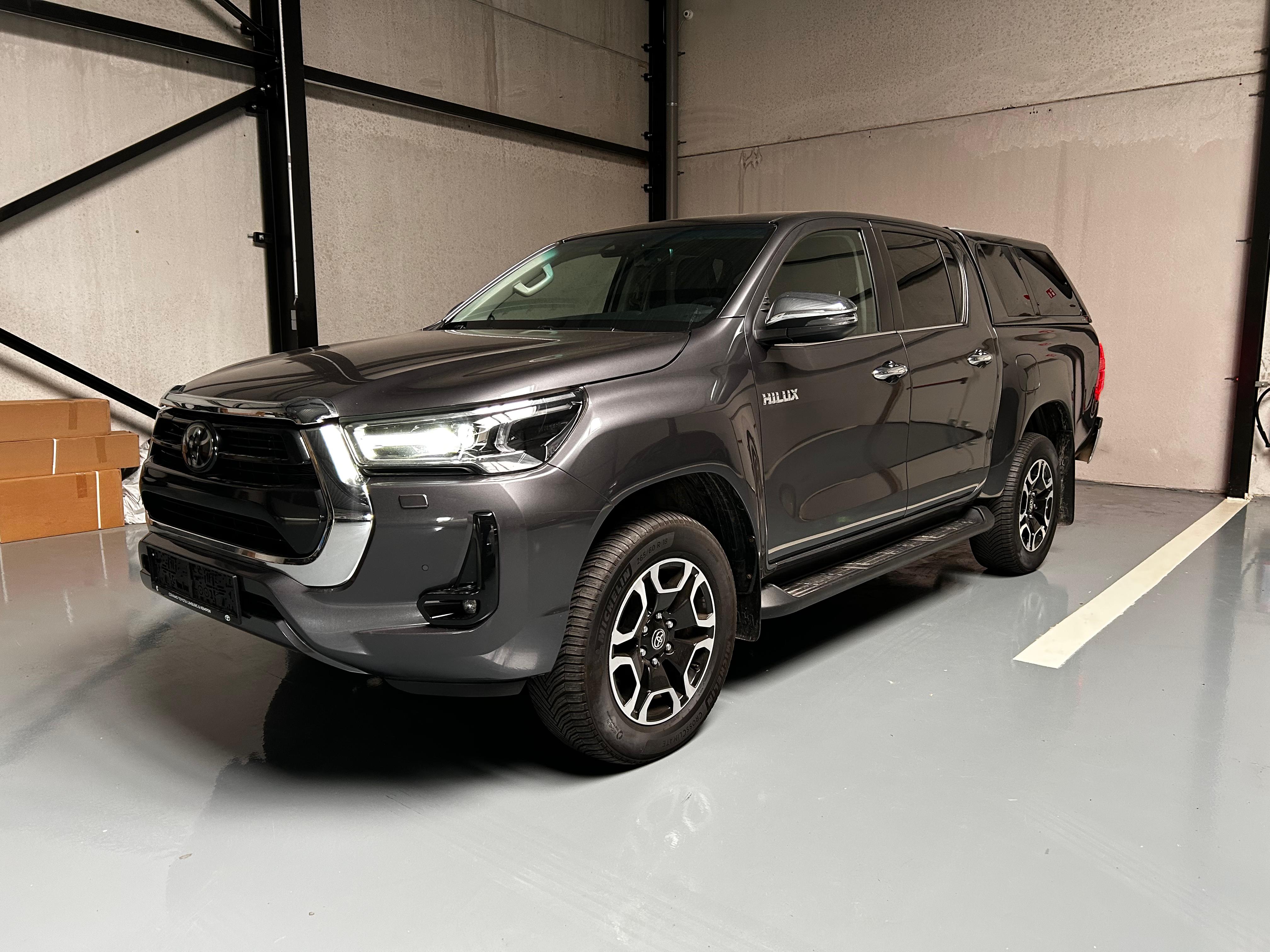TOYOTA Hilux Lounge 2.8L DIESEL 4X4