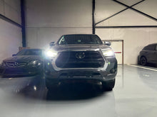 Charger l'image dans la galerie, TOYOTA Hilux Lounge 2.8L DIESEL 4X4