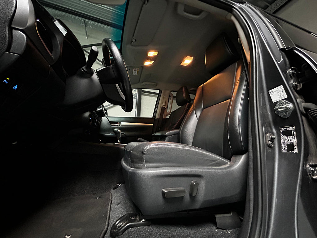 TOYOTA Hilux Lounge 2.8L DIESEL 4X4