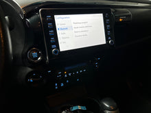 Charger l'image dans la galerie, TOYOTA Hilux Lounge 2.8L DIESEL 4X4