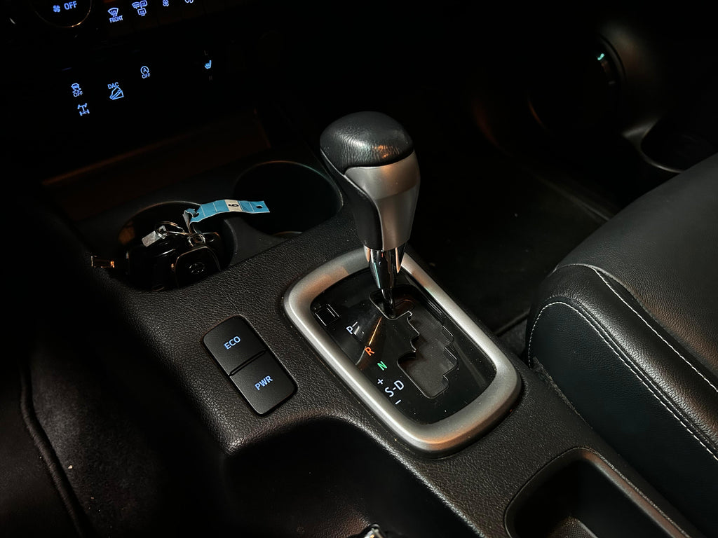 TOYOTA Hilux Lounge 2.8L DIESEL 4X4