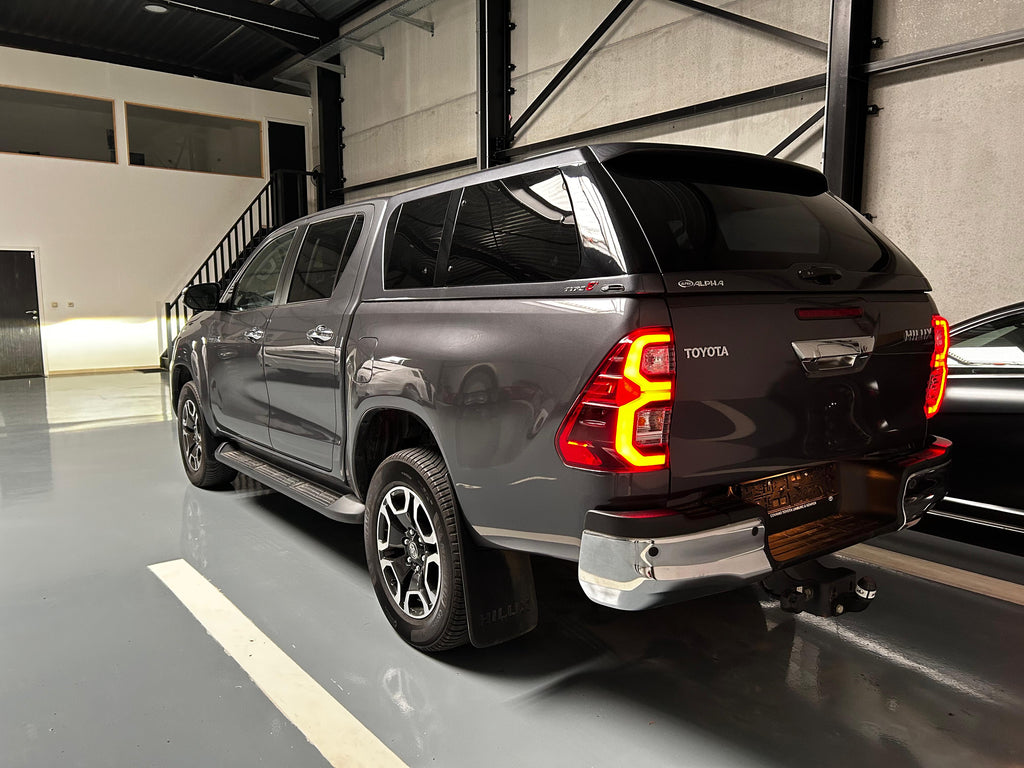 TOYOTA Hilux Lounge 2.8L DIESEL 4X4