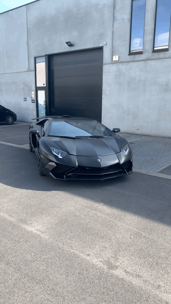Lamborghini Adventador