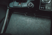 Charger l'image dans la galerie, P530 SPORT V8 FIRST EDITION NEW MY23