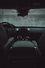 Charger l'image dans la galerie, P530 SPORT V8 FIRST EDITION NEW MY23