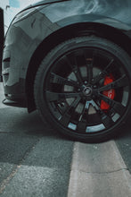 Charger l'image dans la galerie, P530 SPORT V8 FIRST EDITION NEW MY23