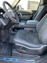 Charger l'image dans la galerie, Land Rover Defender V8 90