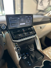 Charger l'image dans la galerie, Land Cruiser VIP EXECUTIVE NEW