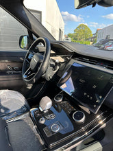 Charger l'image dans la galerie, P530 SPORT V8 FIRST EDITION NEW MY23