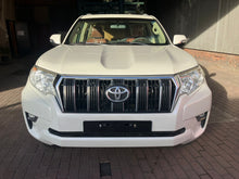 Charger l'image dans la galerie, Toyota Landcruiser Prado 2019