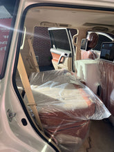 Charger l'image dans la galerie, Toyota Landcruiser Prado 2019