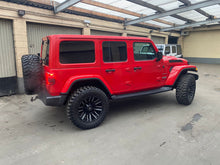 Load image into Gallery viewer, Jeep Wrangler Sahara