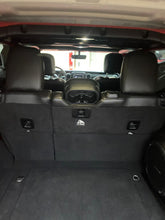 Load image into Gallery viewer, Jeep Wrangler Sahara