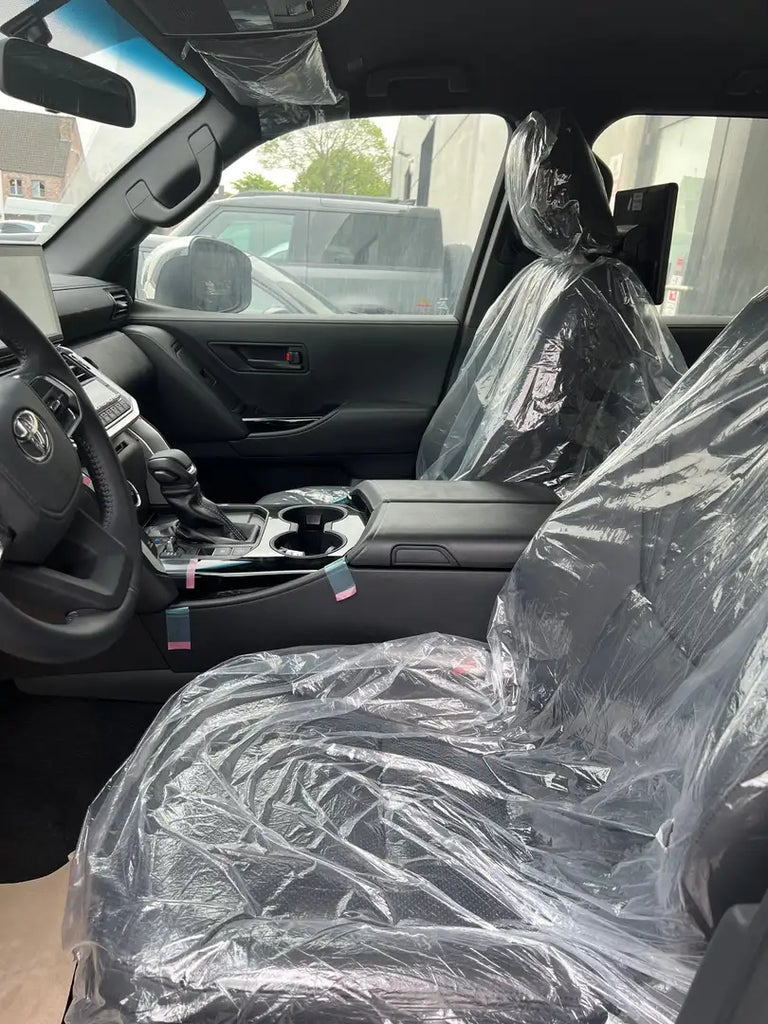 Toyota Land Cruiser LC300 White