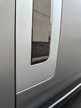 Charger l'image dans la galerie, P635 SV LWB 4 SEATS