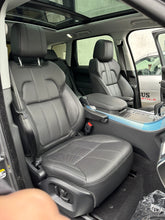 Charger l'image dans la galerie, SPORT P525 V8 7 SEATER