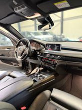 Charger l'image dans la galerie, BMW X5 VR6 SECURITY PLUS (B6 ARMORED)