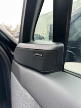 Charger l'image dans la galerie, P530 SPORT V8 FIRST EDITION NEW MY23