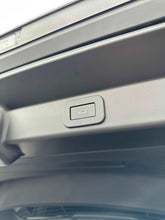 Charger l'image dans la galerie, P530 SPORT V8 FIRST EDITION NEW MY23