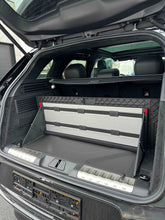 Charger l'image dans la galerie, P530 SPORT V8 FIRST EDITION NEW MY23