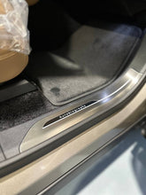 Charger l'image dans la galerie, Land Rover Range Rover P440e Hybrid